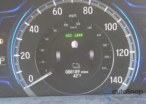 2017 Honda Accord Hybrid Touring z USA, uszkodzony, nr VIN JHMCR6F77HC031507